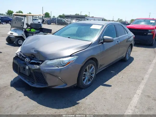 4T1BF1FK7GU142494 2016 TOYOTA CAMRY - Image 2