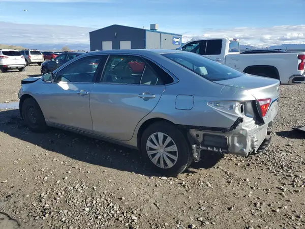 4T1BF1FK7GU143161 2016 TOYOTA CAMRY - Image 2