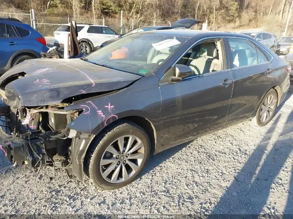 4T1BF1FK7GU143886 2016 TOYOTA CAMRY - Image 2