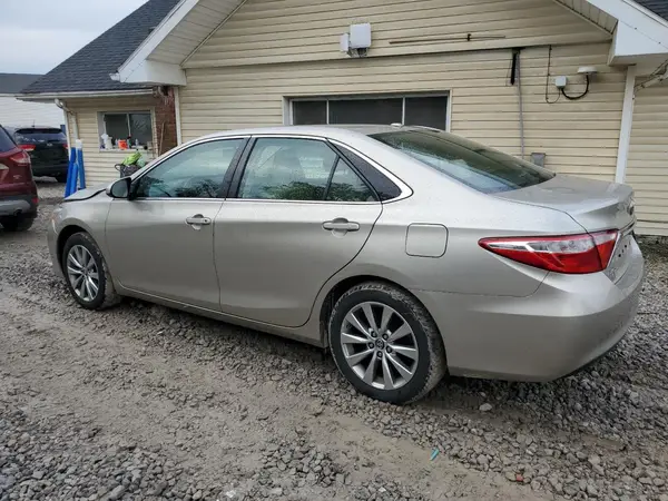 4T1BF1FK7GU143905 2016 TOYOTA CAMRY - Image 2