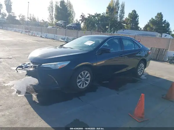 4T1BF1FK7GU145248 2016 TOYOTA CAMRY - Image 2