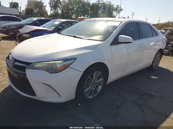 4T1BF1FK7GU145489 2016 TOYOTA CAMRY - Image 2