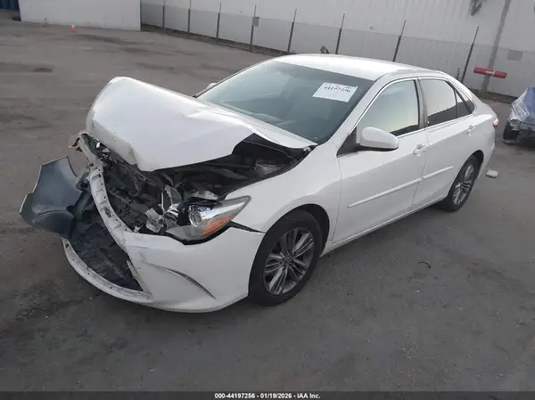 4T1BF1FK7GU150434 2016 TOYOTA CAMRY - Image 2