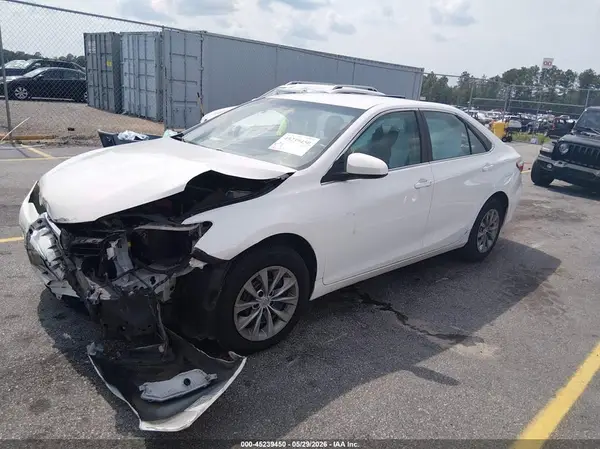 4T1BF1FK7GU152507 2016 TOYOTA CAMRY - Image 2