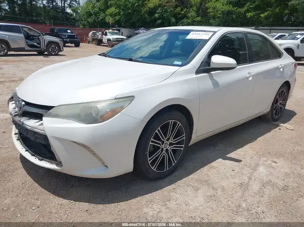 4T1BF1FK7GU153270 2016 TOYOTA CAMRY - Image 2