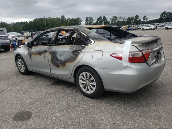 4T1BF1FK7GU154239 2016 TOYOTA CAMRY - Image 2