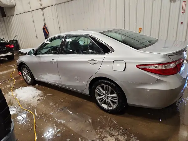 4T1BF1FK7GU158887 2016 TOYOTA CAMRY - Image 2
