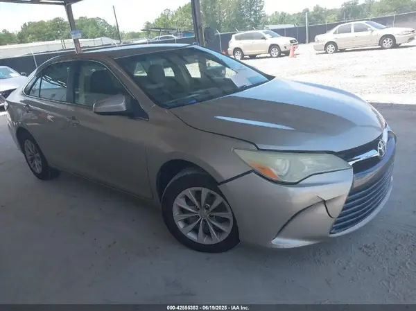 4T1BF1FK7GU160400 2016 TOYOTA CAMRY - Image 1