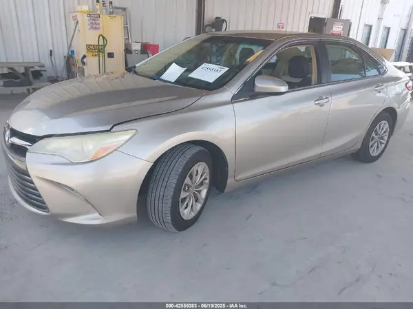 4T1BF1FK7GU160400 2016 TOYOTA CAMRY - Image 2