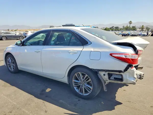 4T1BF1FK7GU160820 2016 TOYOTA CAMRY - Image 2