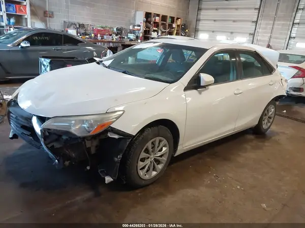 4T1BF1FK7GU161000 2016 TOYOTA CAMRY - Image 2