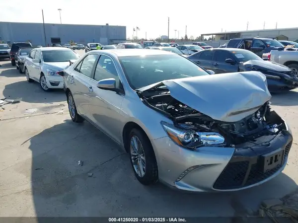 4T1BF1FK7GU161689 2016 TOYOTA CAMRY - Image 1