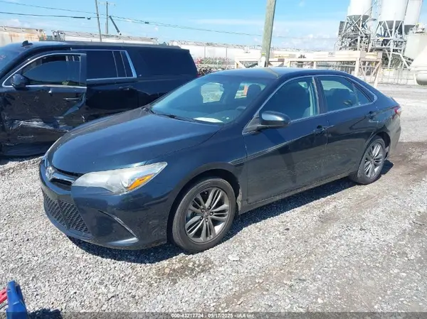 4T1BF1FK7GU162888 2016 TOYOTA CAMRY - Image 2