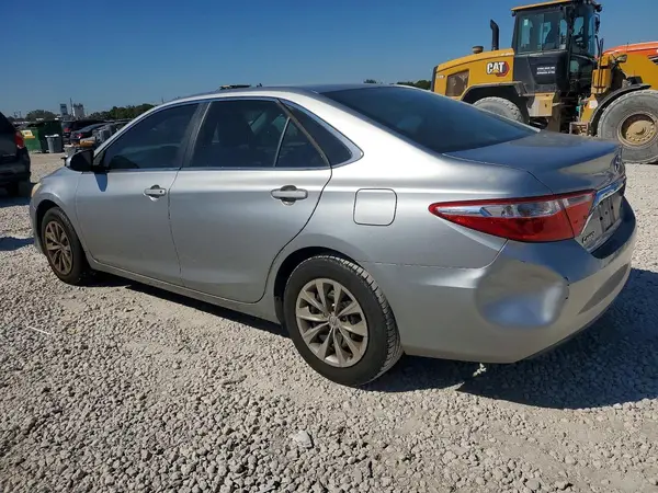 4T1BF1FK7GU162969 2016 TOYOTA CAMRY - Image 2