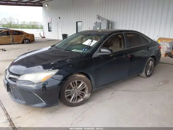 4T1BF1FK7GU163040 2016 TOYOTA CAMRY - Image 2
