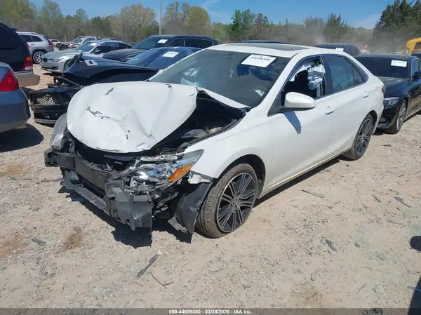 4T1BF1FK7GU166374 2016 TOYOTA CAMRY - Image 2