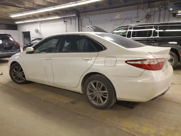 4T1BF1FK7GU167251 2016 TOYOTA CAMRY - Image 2