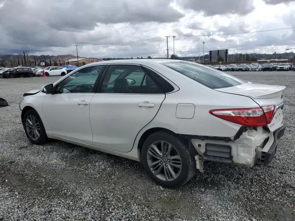 4T1BF1FK7GU167959 2016 TOYOTA CAMRY - Image 2