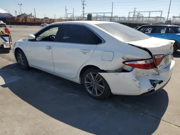 4T1BF1FK7GU168934 2016 TOYOTA CAMRY - Image 2