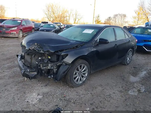 4T1BF1FK7GU169596 2016 TOYOTA CAMRY - Image 2