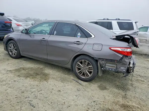 4T1BF1FK7GU170649 2016 TOYOTA CAMRY - Image 2