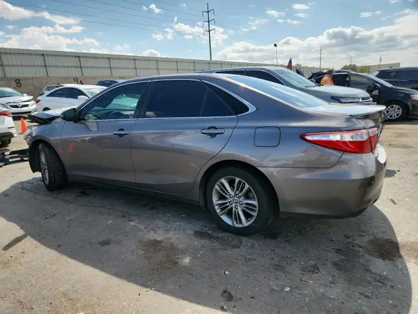 4T1BF1FK7GU171025 2016 TOYOTA CAMRY - Image 2