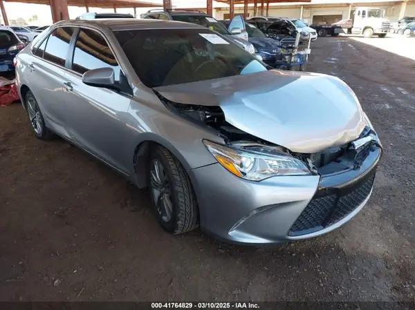 4T1BF1FK7GU173521 2016 TOYOTA CAMRY - Image 1