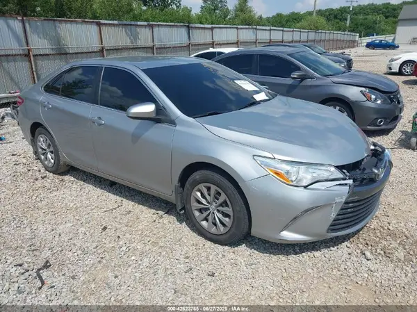 4T1BF1FK7GU173891 2016 TOYOTA CAMRY - Image 1