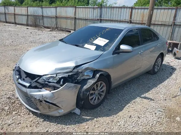 4T1BF1FK7GU173891 2016 TOYOTA CAMRY - Image 2