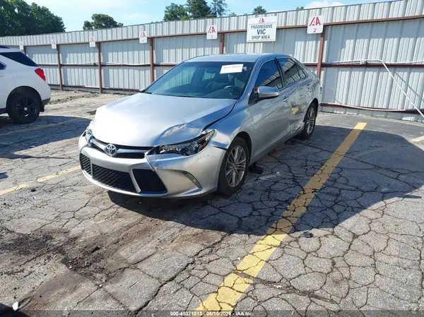 4T1BF1FK7GU174023 2016 TOYOTA CAMRY - Image 2