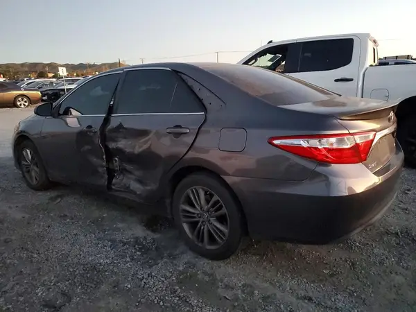 4T1BF1FK7GU175303 2016 TOYOTA CAMRY - Image 2