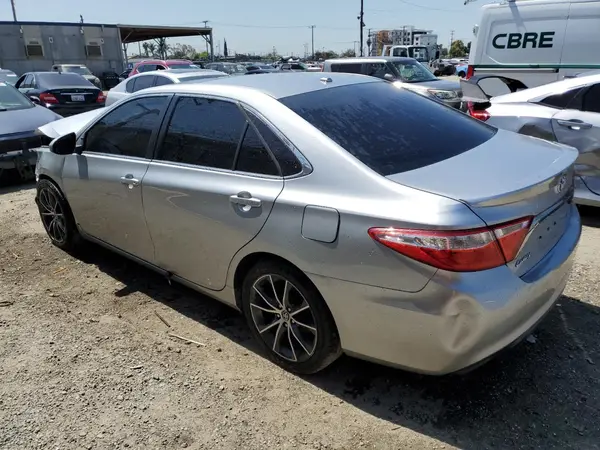 4T1BF1FK7GU178735 2016 TOYOTA CAMRY - Image 2