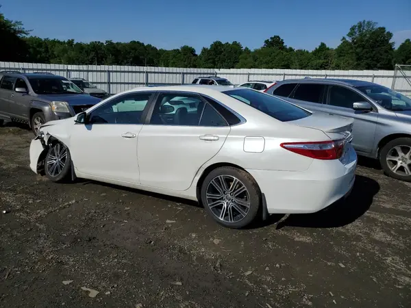 4T1BF1FK7GU179965 2016 TOYOTA CAMRY - Image 2