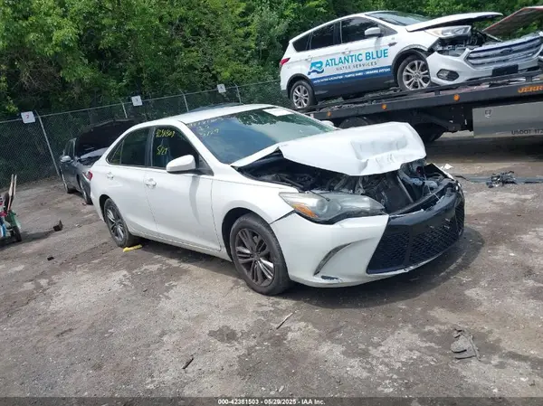 4T1BF1FK7GU181716 2016 TOYOTA CAMRY - Image 1