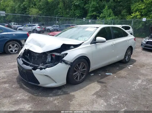 4T1BF1FK7GU181716 2016 TOYOTA CAMRY - Image 2