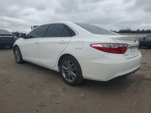 4T1BF1FK7GU182770 2016 TOYOTA CAMRY - Image 2