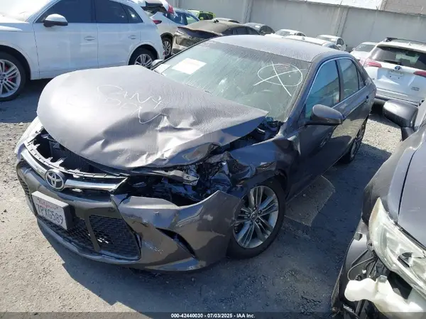 4T1BF1FK7GU183515 2016 TOYOTA CAMRY - Image 2