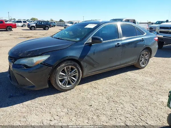 4T1BF1FK7GU184602 2016 TOYOTA CAMRY - Image 2