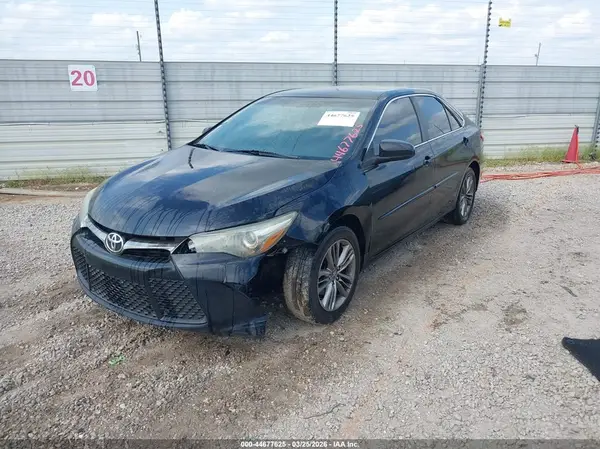 4T1BF1FK7GU184678 2016 TOYOTA CAMRY - Image 2