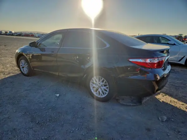 4T1BF1FK7GU186253 2016 TOYOTA CAMRY - Image 2