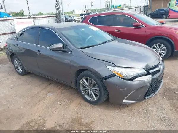 4T1BF1FK7GU186611 2016 TOYOTA CAMRY - Image 1