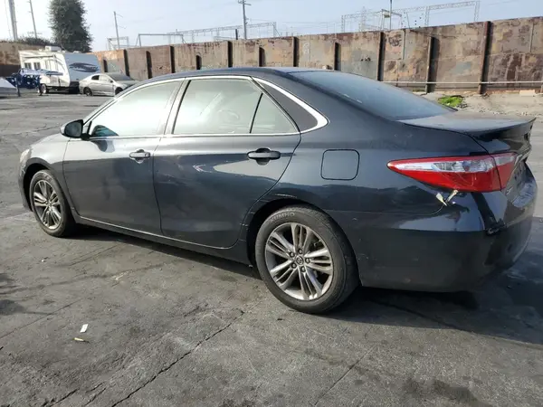 4T1BF1FK7GU186916 2016 TOYOTA CAMRY - Image 2