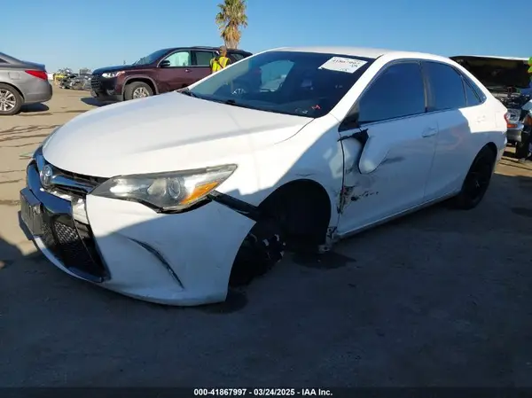 4T1BF1FK7GU187757 2016 TOYOTA CAMRY - Image 2