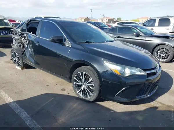 4T1BF1FK7GU188097 2016 TOYOTA CAMRY - Image 1