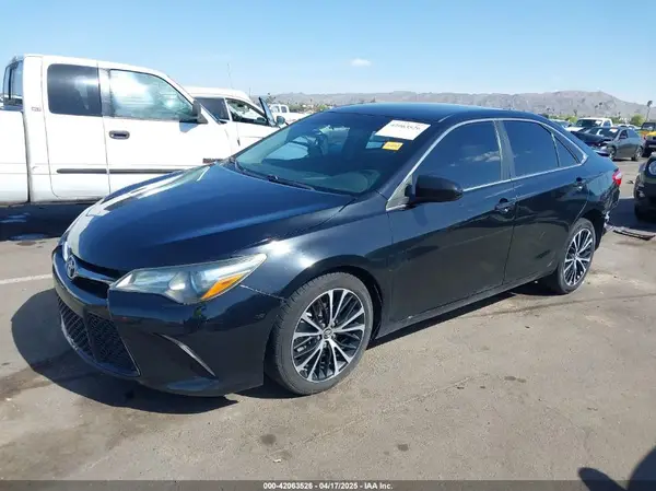 4T1BF1FK7GU188097 2016 TOYOTA CAMRY - Image 2