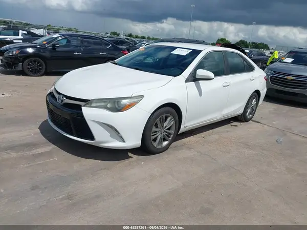 4T1BF1FK7GU189122 2016 TOYOTA CAMRY - Image 2