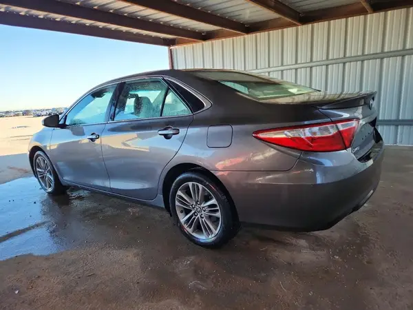 4T1BF1FK7GU192621 2016 TOYOTA CAMRY - Image 2