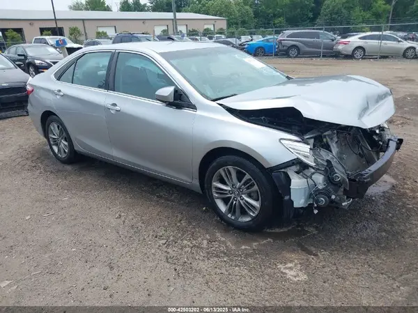 4T1BF1FK7GU194241 2016 TOYOTA CAMRY - Image 1