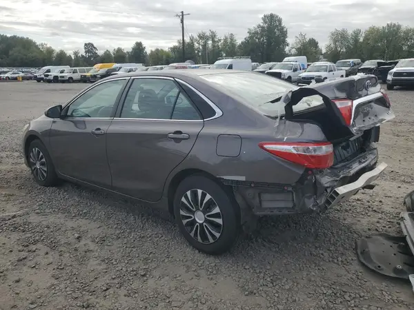 4T1BF1FK7GU194322 2016 TOYOTA CAMRY - Image 2