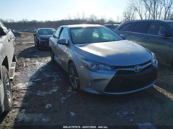4T1BF1FK7GU194823 2016 TOYOTA CAMRY - Image 1